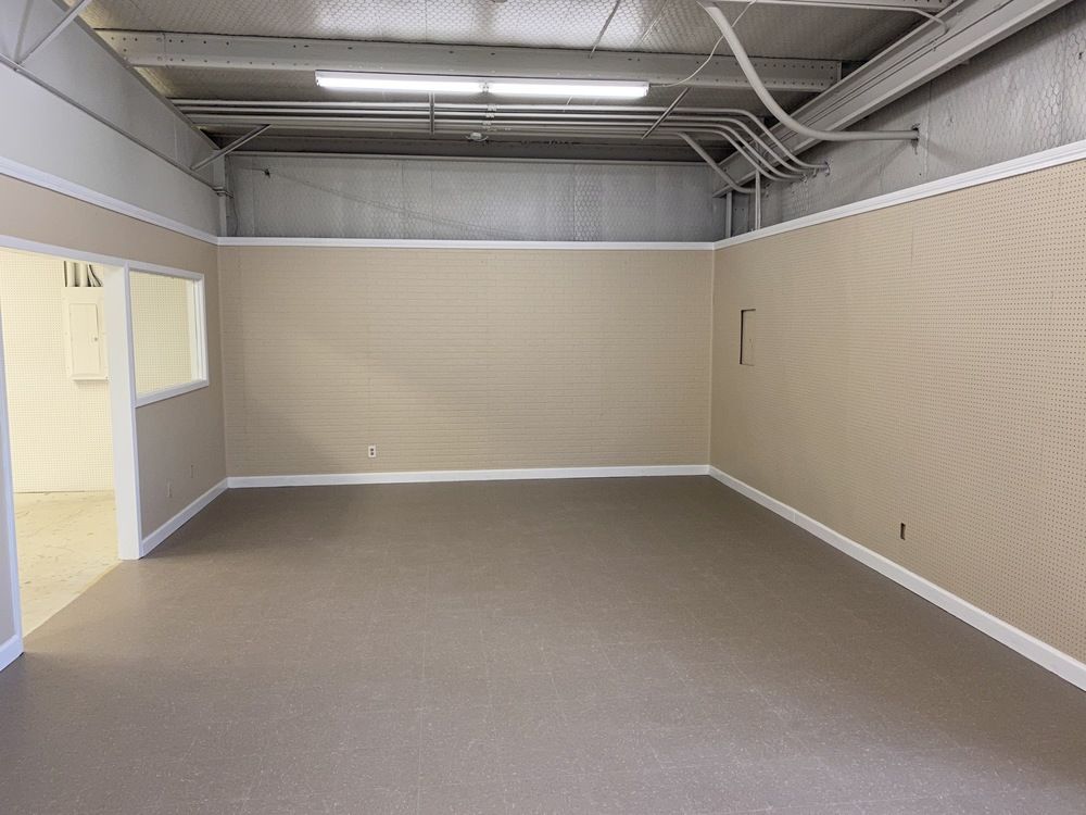 Warehouse with office space For Lease: 1223 Industrial Dr, New Braunfels, TX 78130